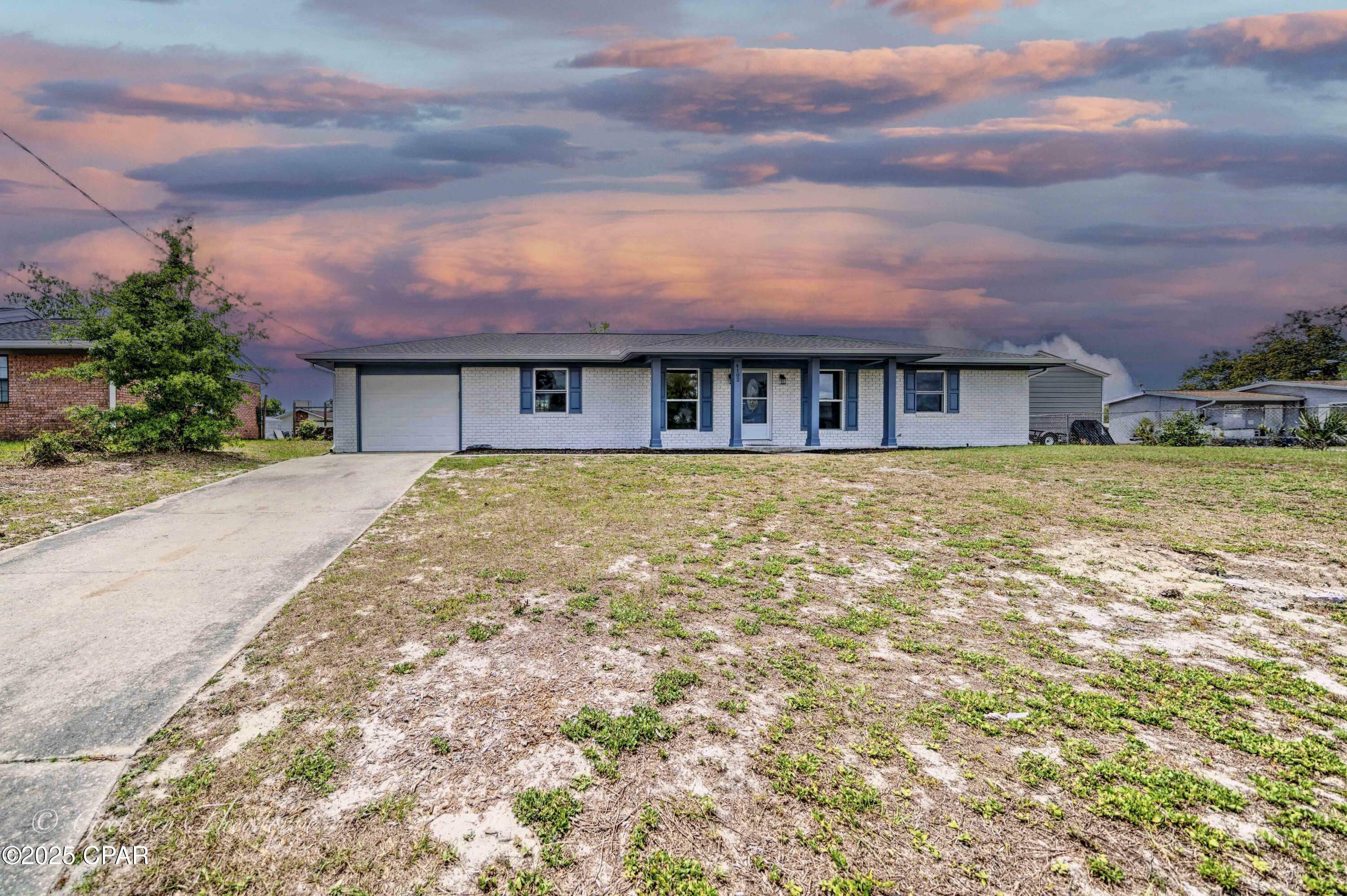 Property Photo: 4102 Leslie Lane FL 32404