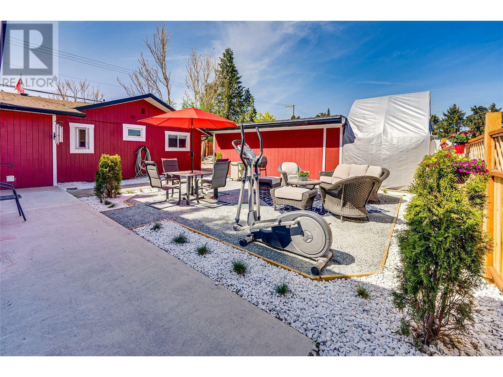 Photo de la propriété: 6049 Old Kamloops Road BC V1H 1P7