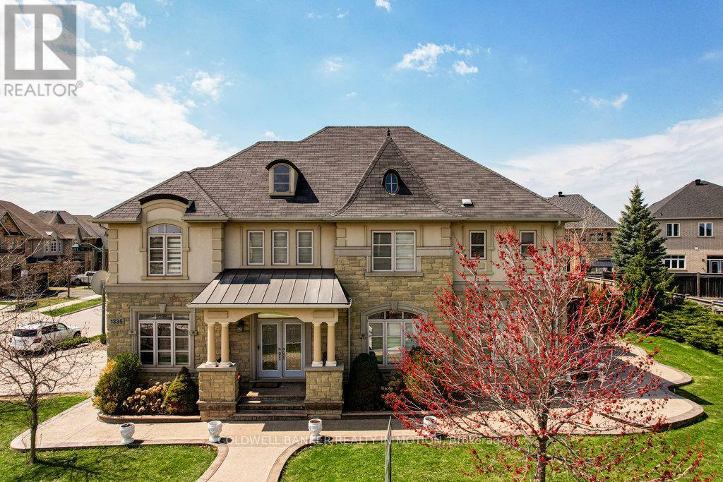 Property Photo: 1335 Arrowhead Road Southeast ON L6H 0B2