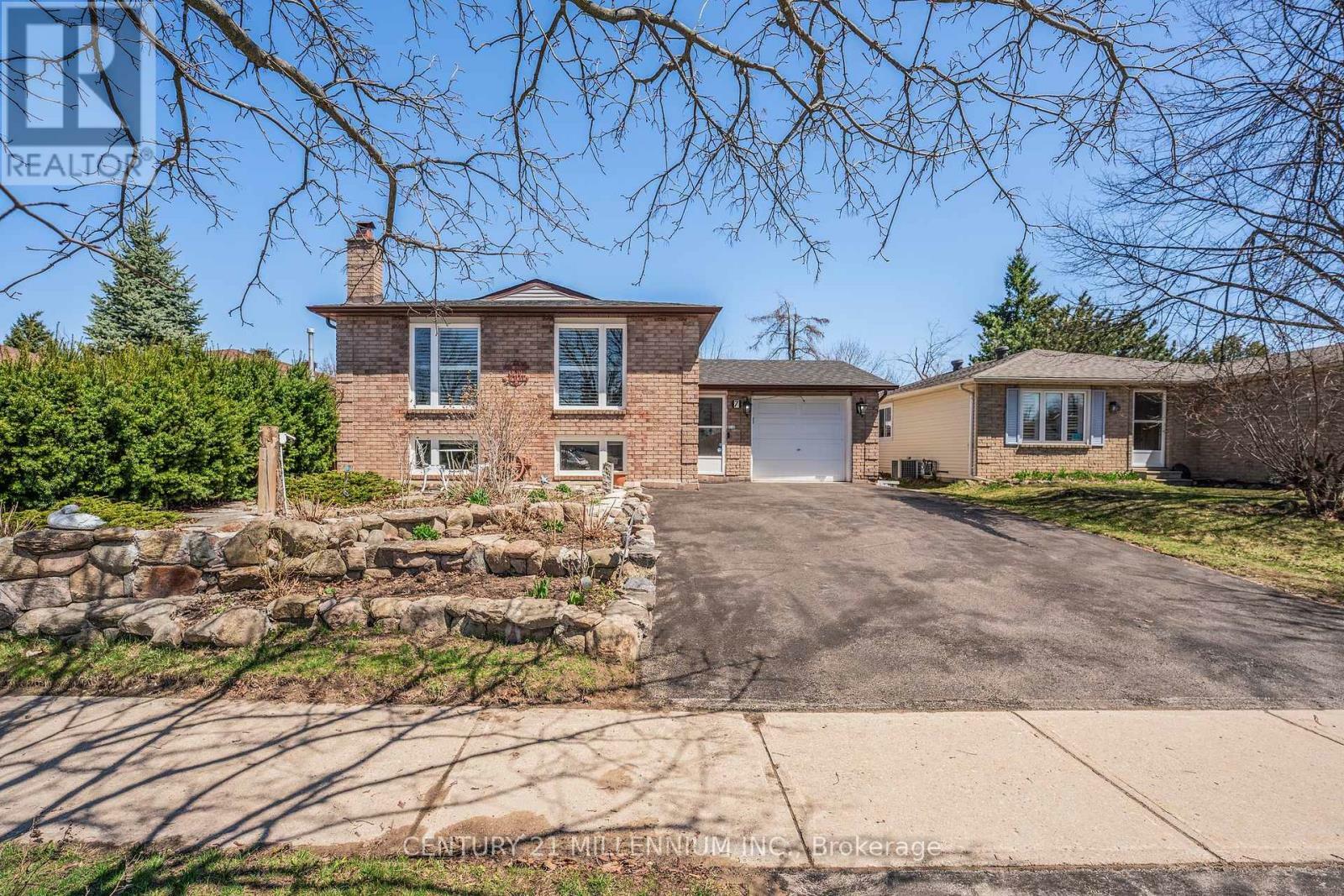 Property Photo: 7 Coles Street ON L4N 5W5