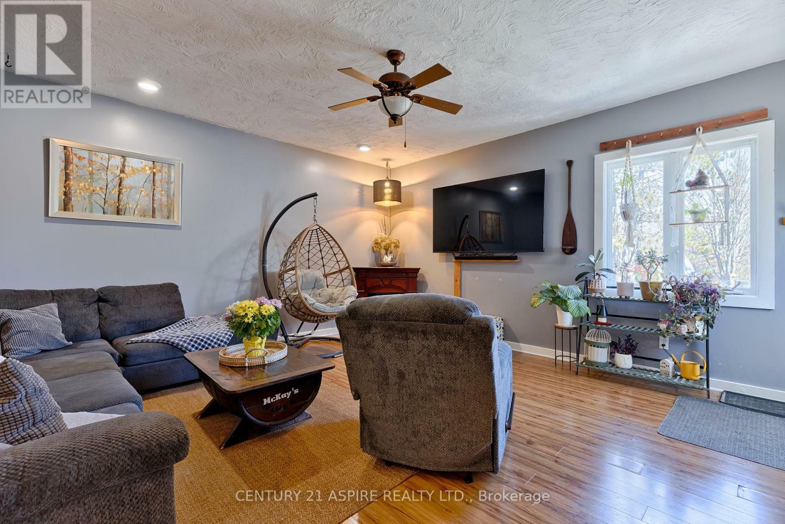 Property Photo:  109 Golf Course Road  ON K8A 7B1 