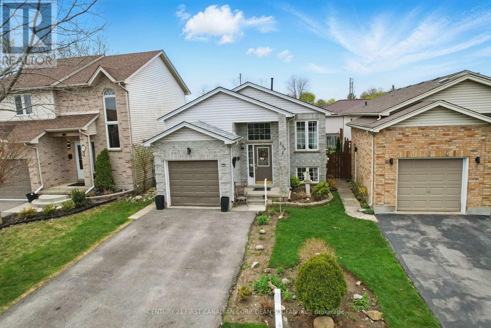 Photo de la propriété: 359 Seddon Road ON N5Z 5E1