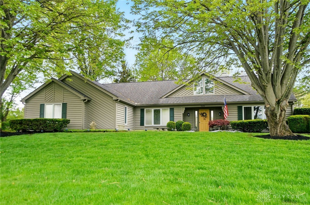 Property Photo: 9395 Foxburrow Way OH 45458