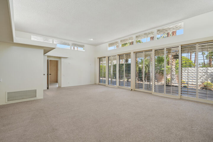 Property Photo: 1540 E Sierra Way CA 92264