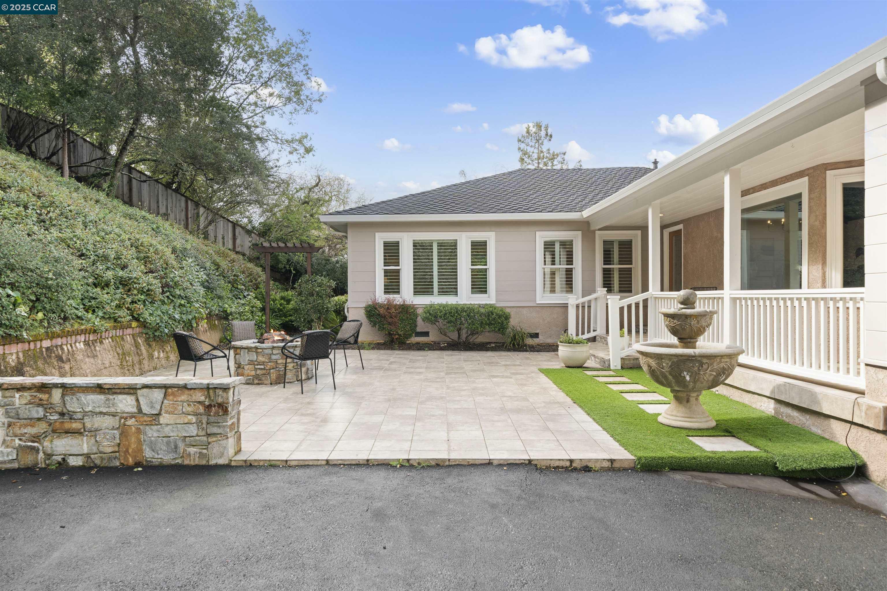 Property Photo: 6 Monte Veda Dr CA 94563