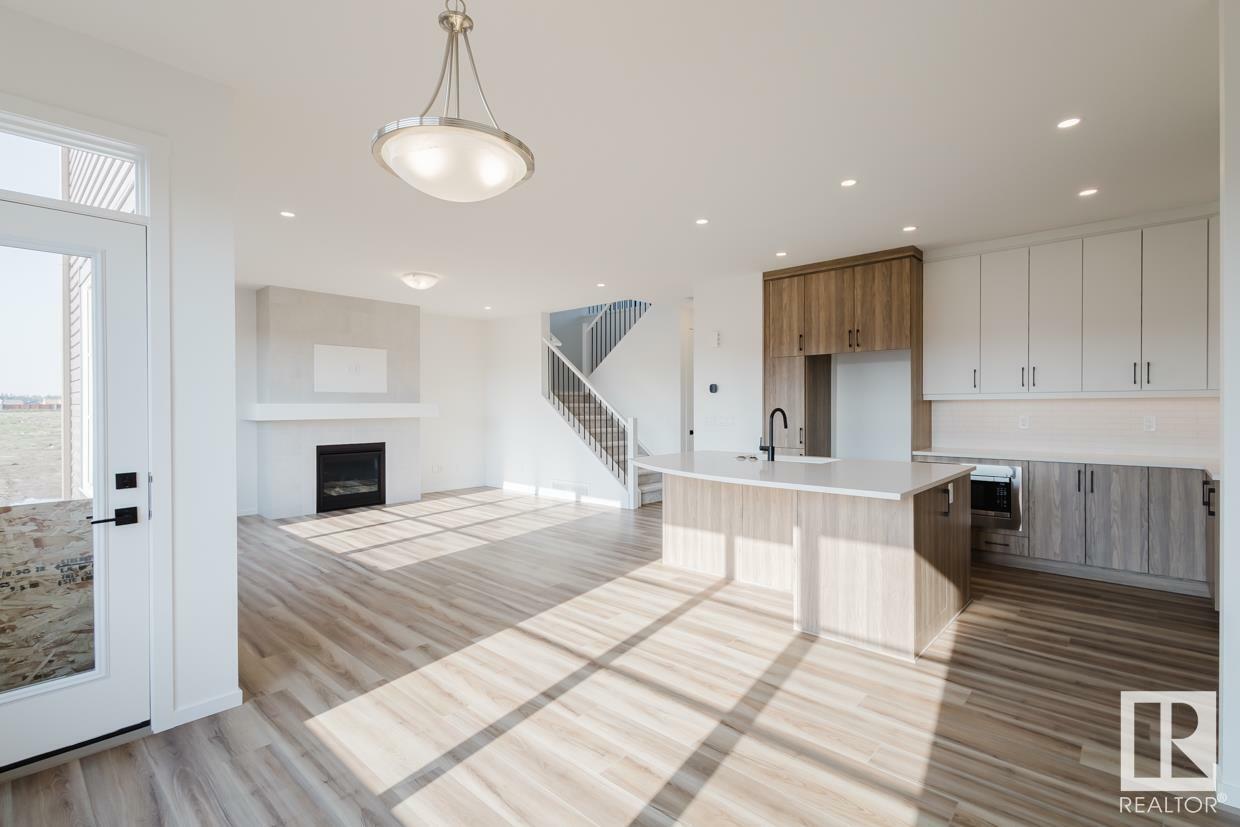 Property Photo: 1050 Wolf Willow Way AB X0X 0X0