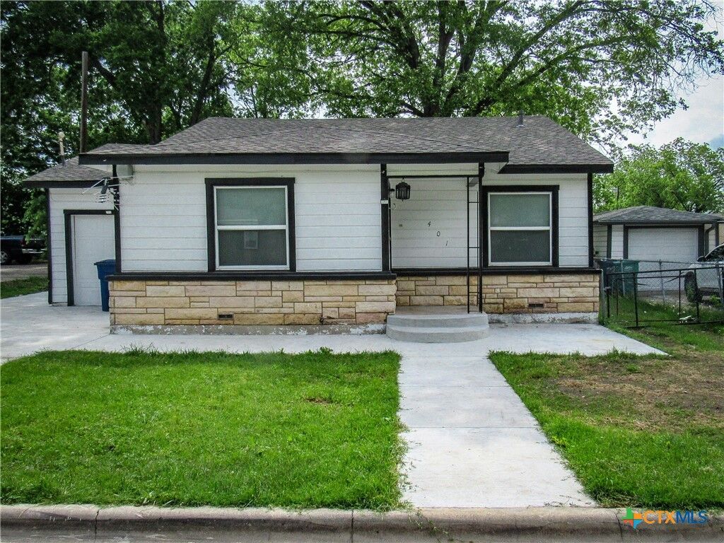 Property Photo: 401 Veterans Avenue TX 76522