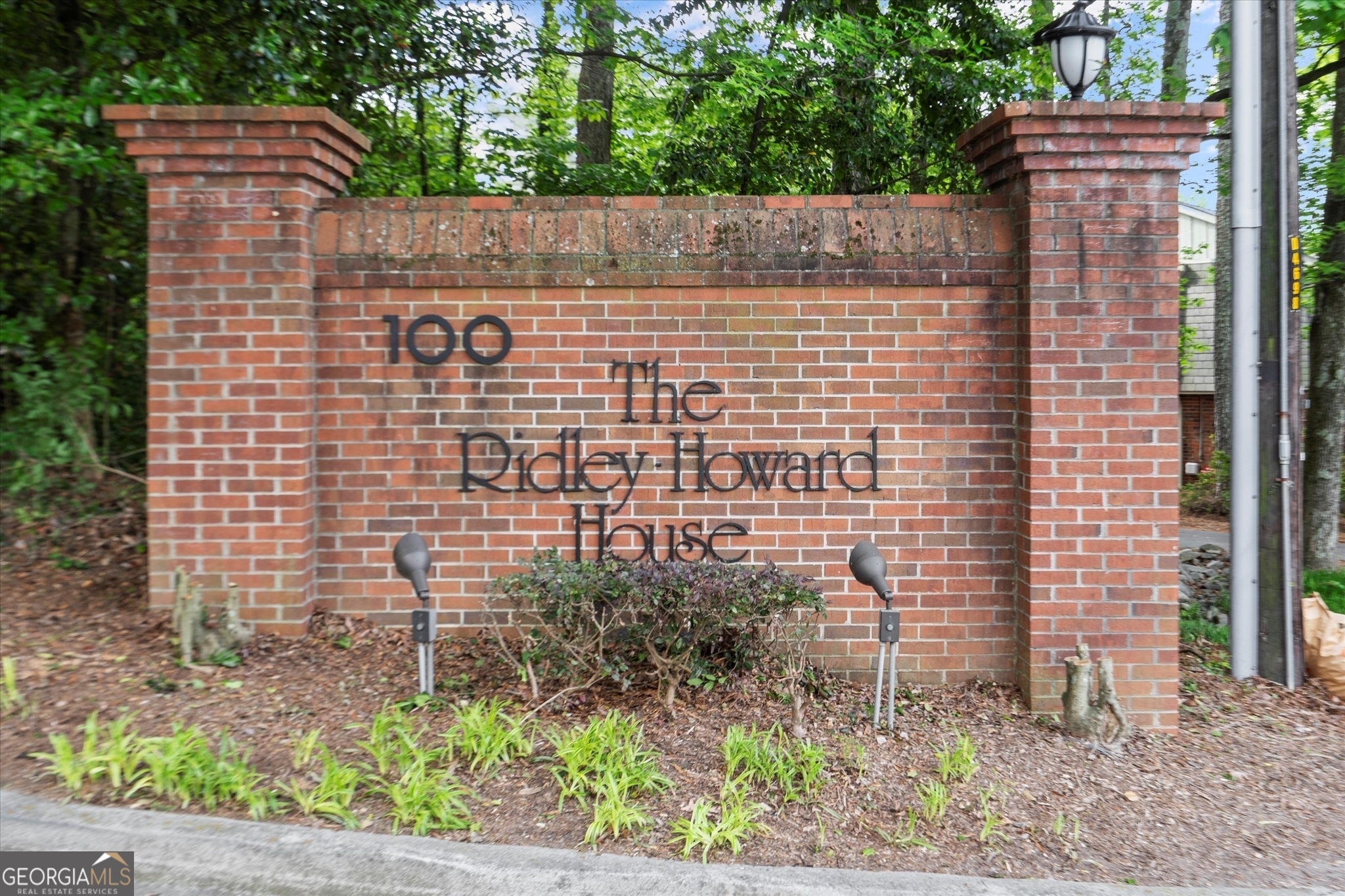 Property Photo: 305 Ridley Howard Court GA 30030