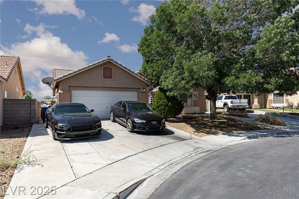 Property Photo: 2631 Bed Knoll Court NV 89031