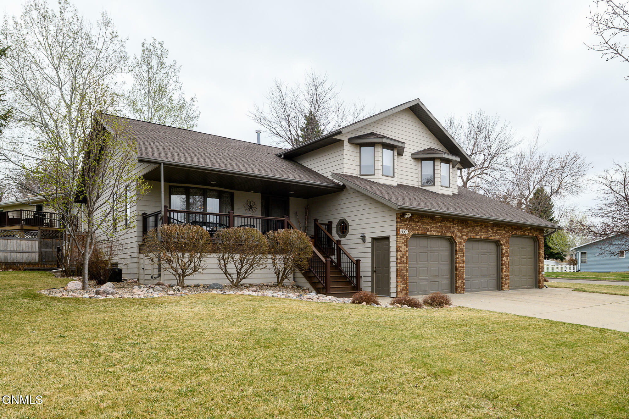 Property Photo: 3001 Homestead Drive ND 58503