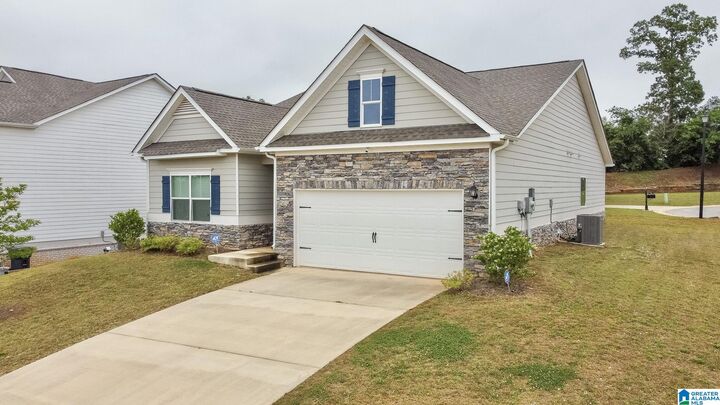 Property Photo: 64 Valley Circle AL 35096