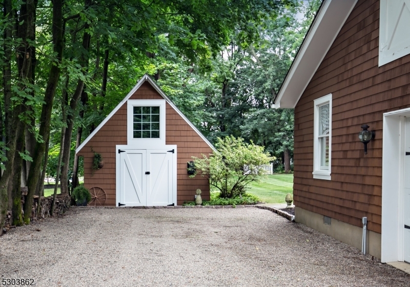 Property Photo: 31 Old Stirling Rd NJ 07059