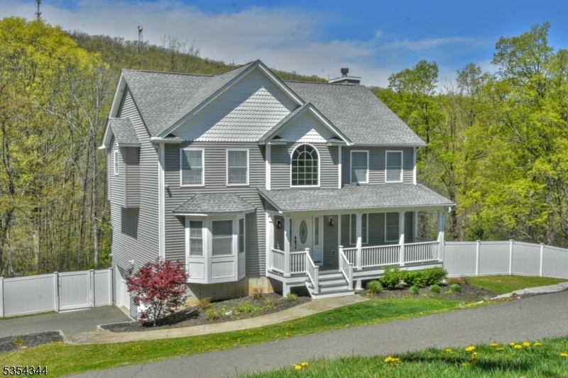 3 Susan Valley Ter  Vernon Twp. NJ 07462 photo