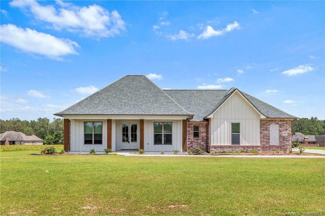 Property Photo: 4846 Holbrook Court Lane LA 70633