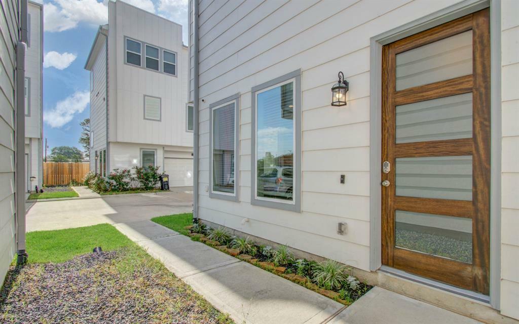 Property Photo: 1741 Cove Crescent Court TX 77055