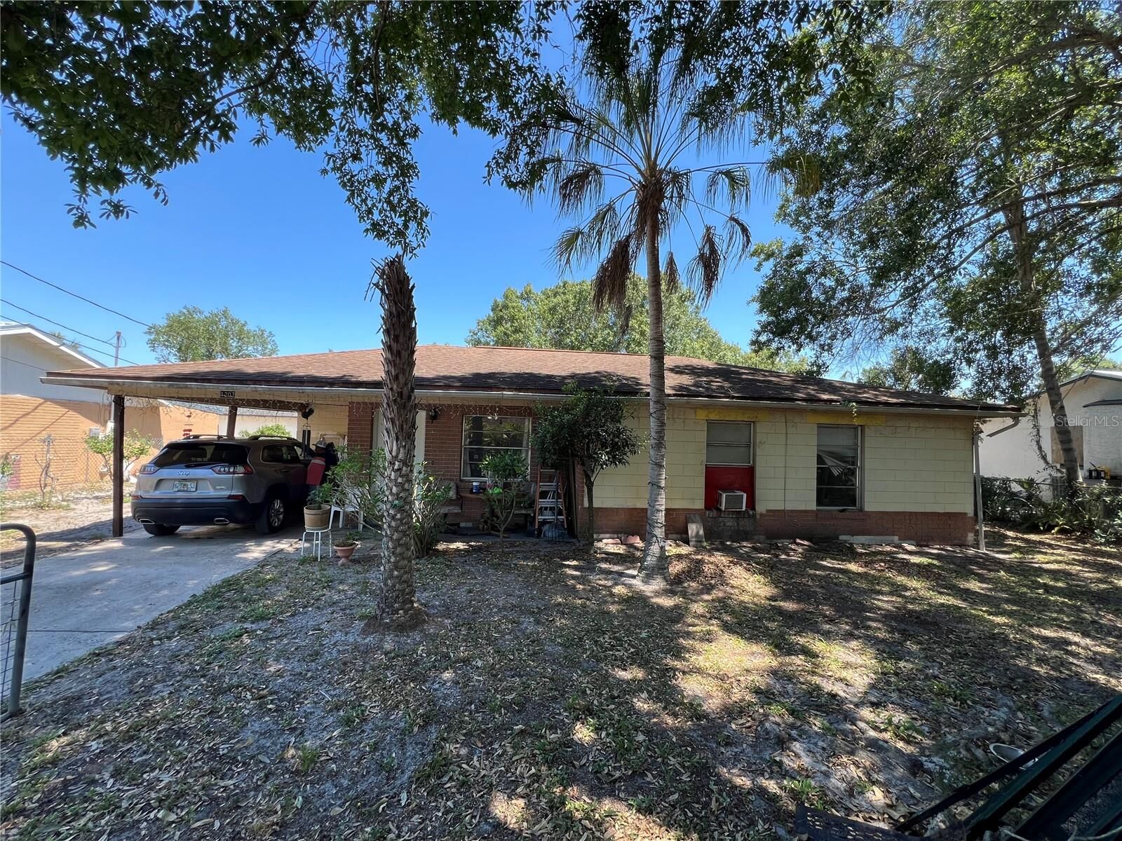 Property Photo: 1207 NE Hickory Street FL 34266