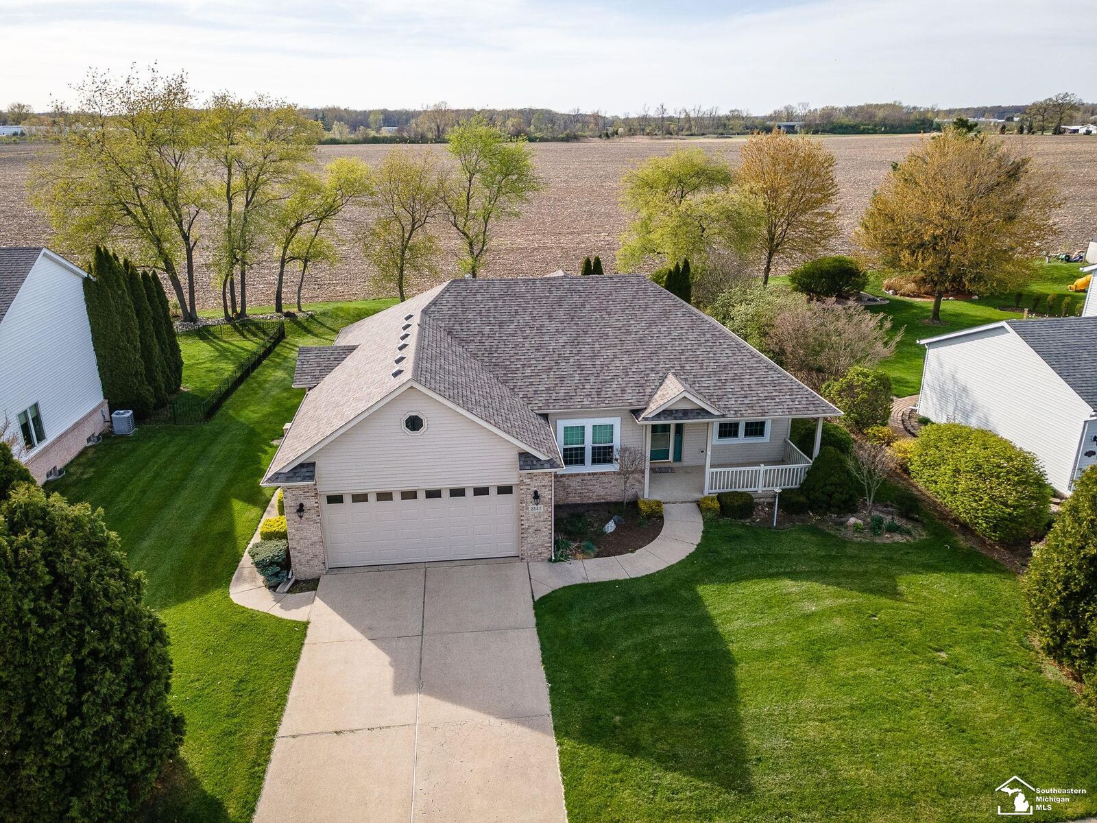 Property Photo:  2887 W Country Lane  MI 48162 