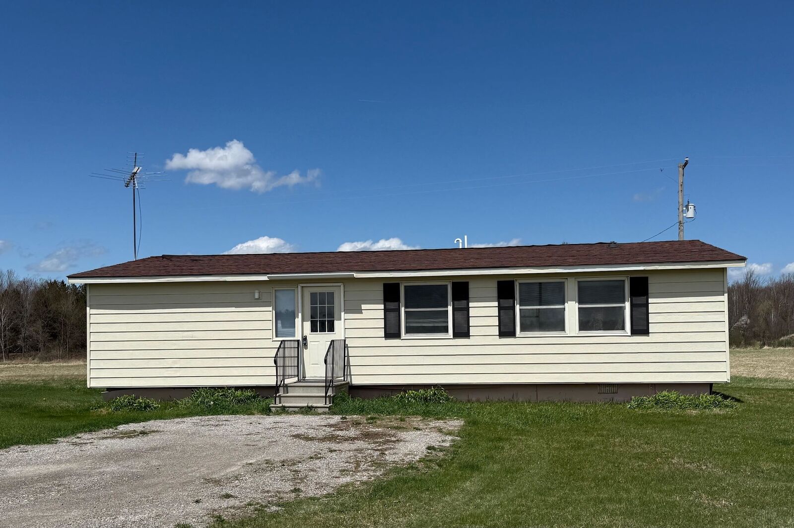 Property Photo: 6950 W Sterling Road MI 48659