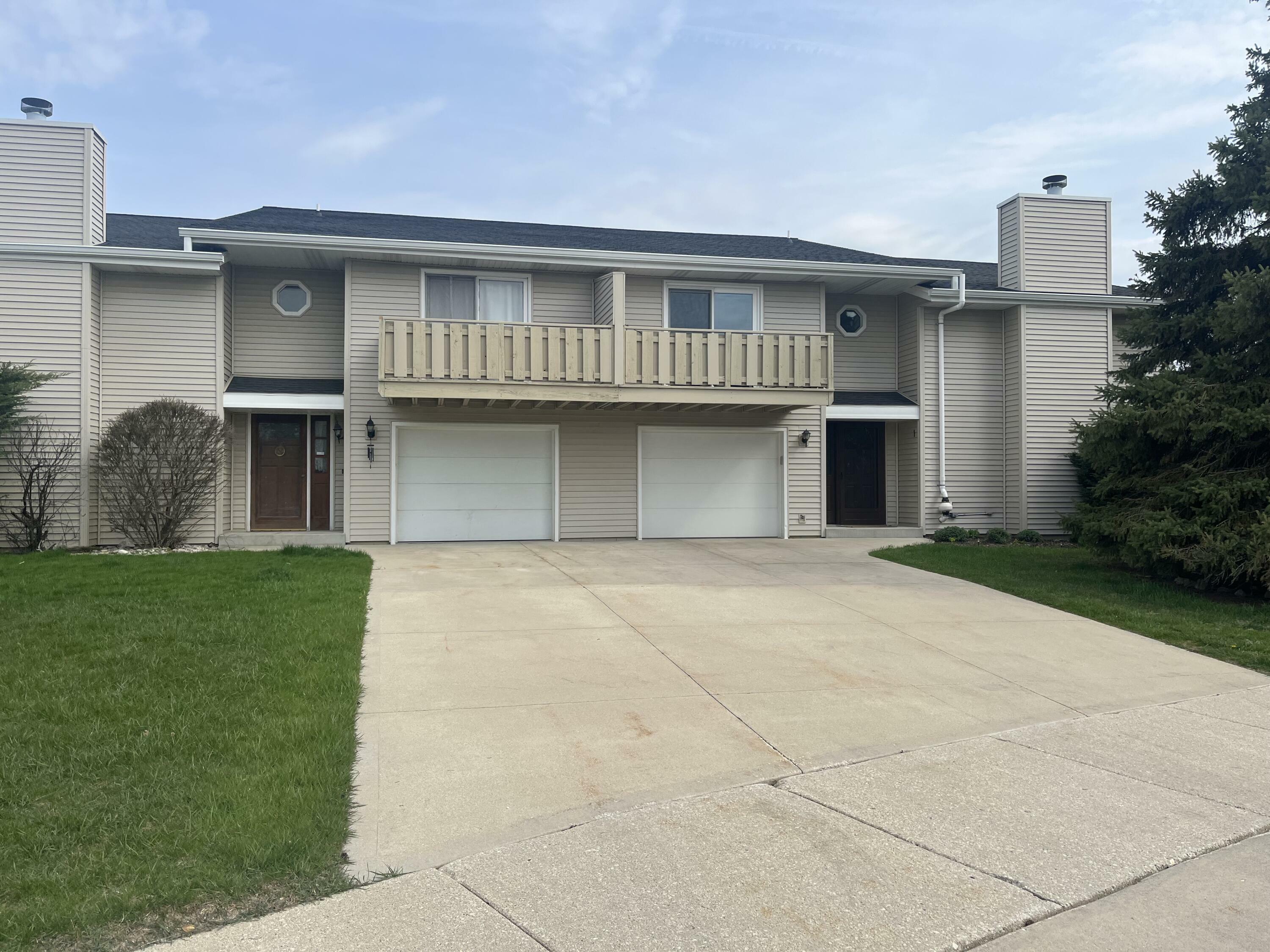 Property Photo: 2440 W Crabapple Ln 1 WI 53154