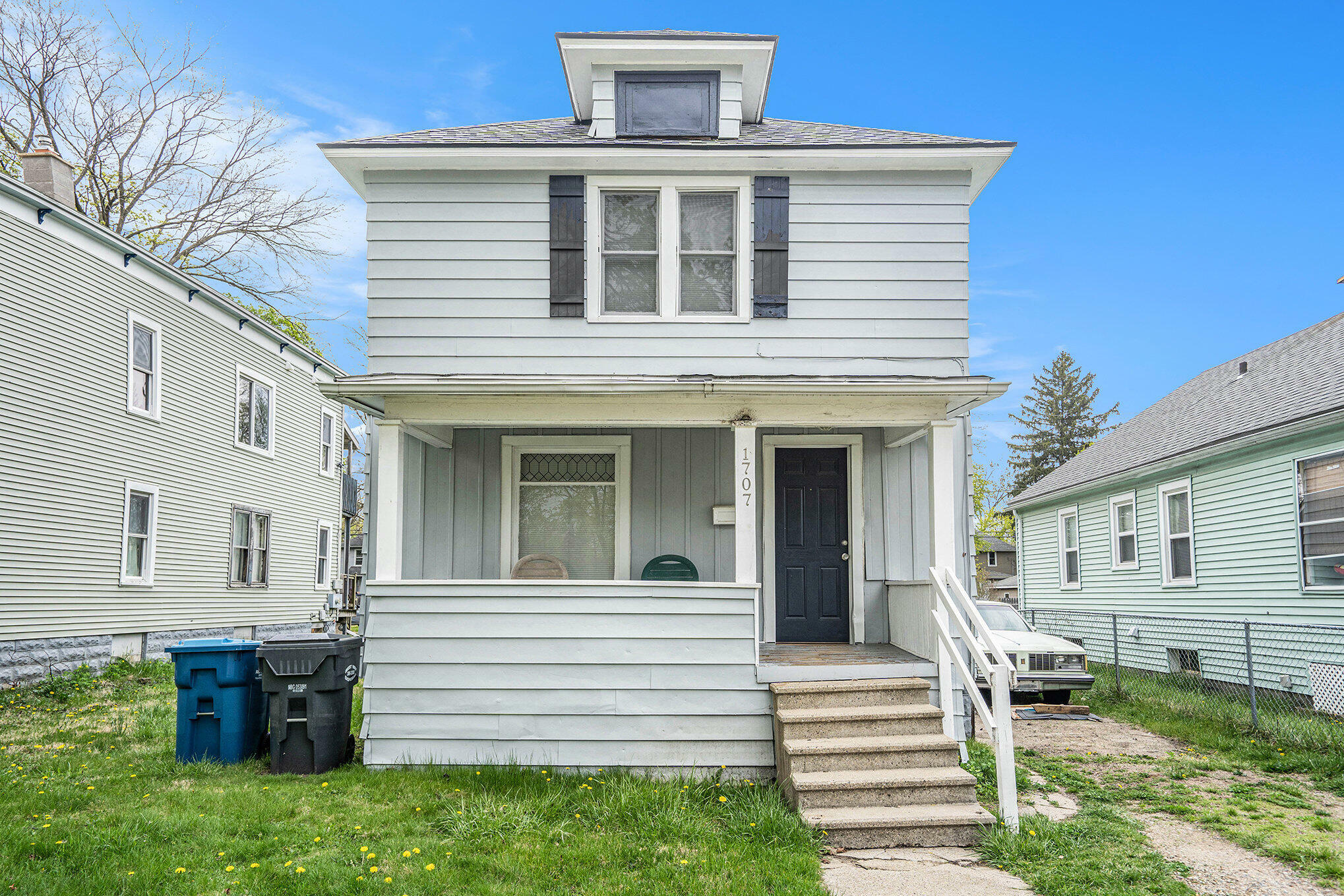 Property Photo: 1707 Clinton Avenue MI 49001