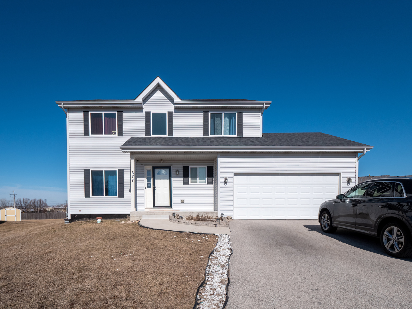 Property Photo: 642 Camellia Court IL 60505