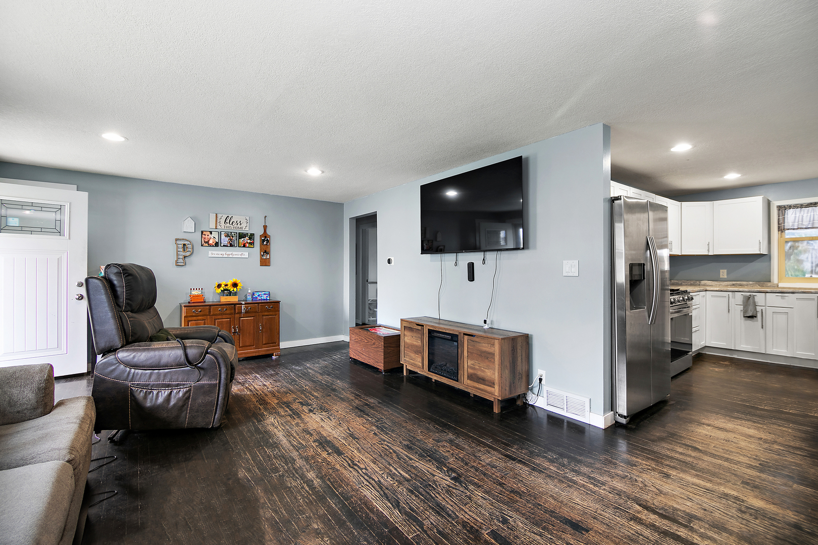 Property Photo: 4206 W Jean Street IL 60901