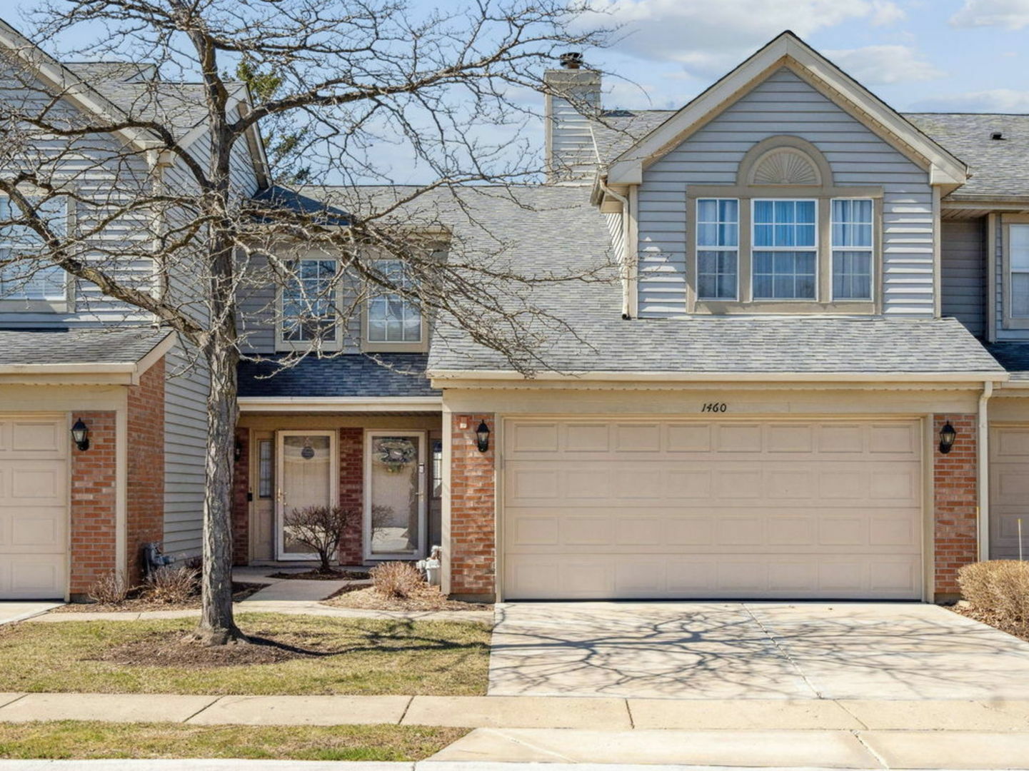 Property Photo: 1460 Club Drive 1460 IL 60139