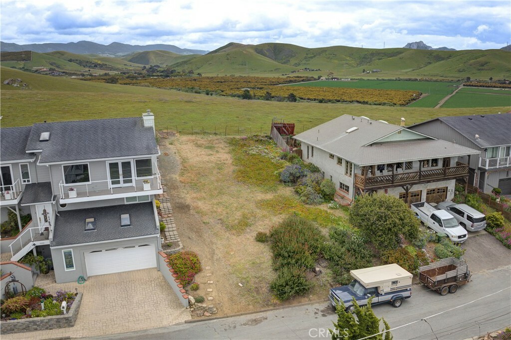 Property Photo:  2350 Nutmeg Avenue  CA 93442 