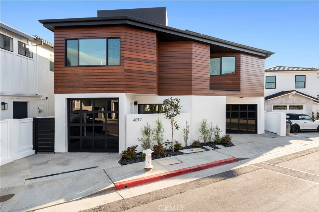 Property Photo: 4017 Channel Place CA 92663