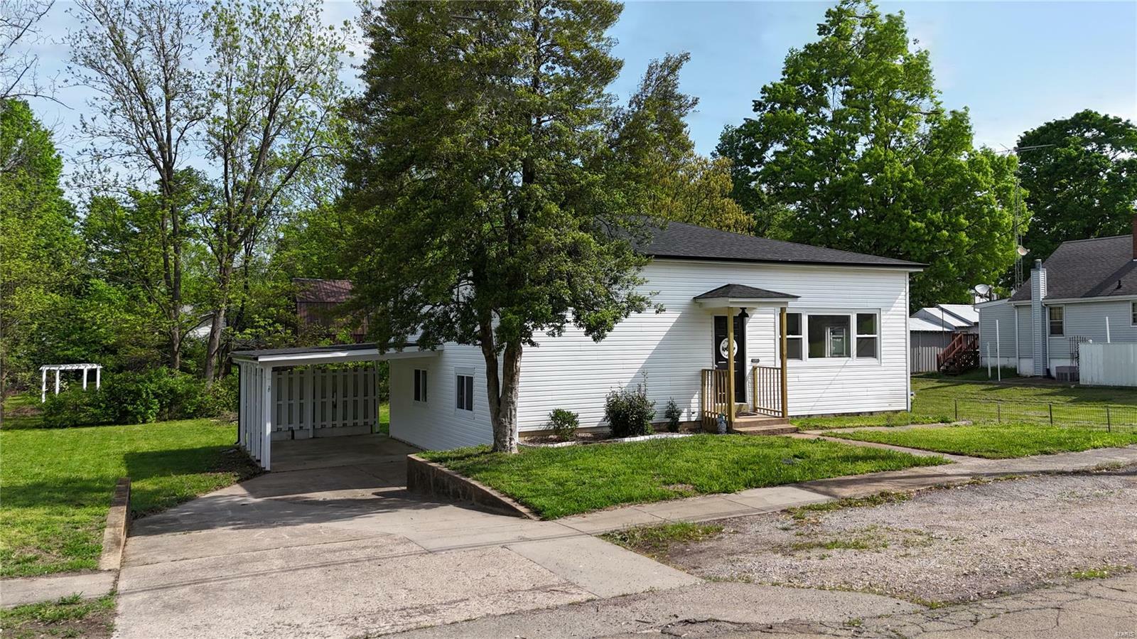 Property Photo: 312 Newberry Street MO 63645