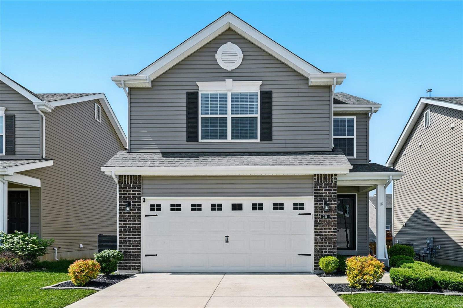 Property Photo: 329 Charlestowne Place Drive MO 63301