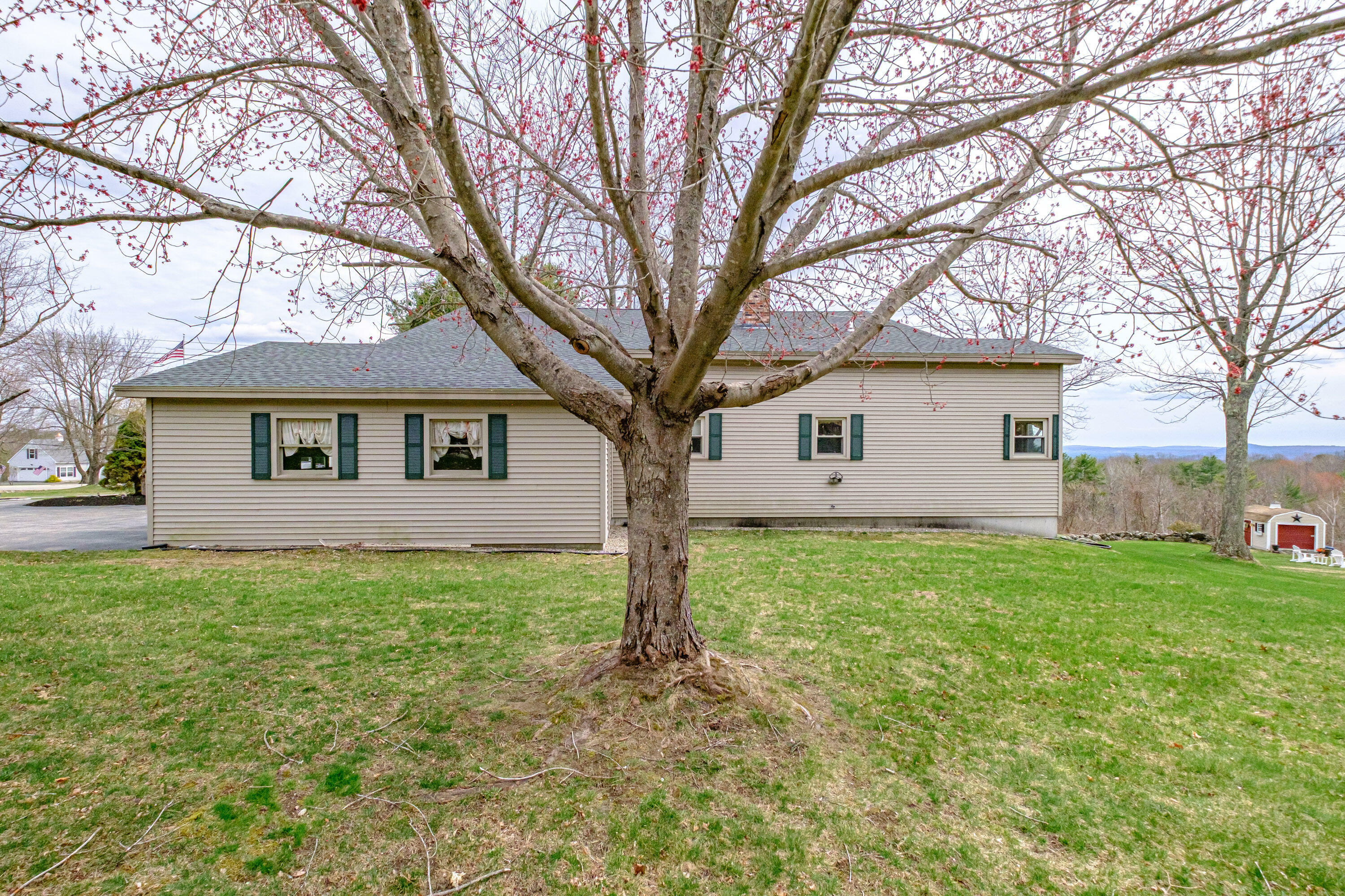 Property Photo: 438 Paris Hill Road ME 04281