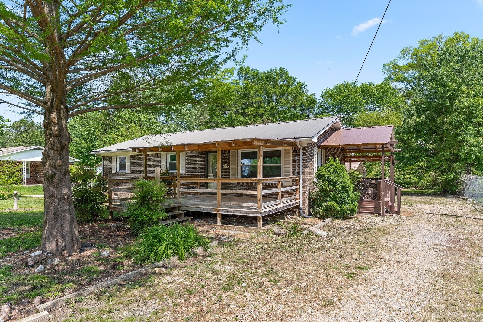 Property Photo: 1108 Earl Ave TN 37166