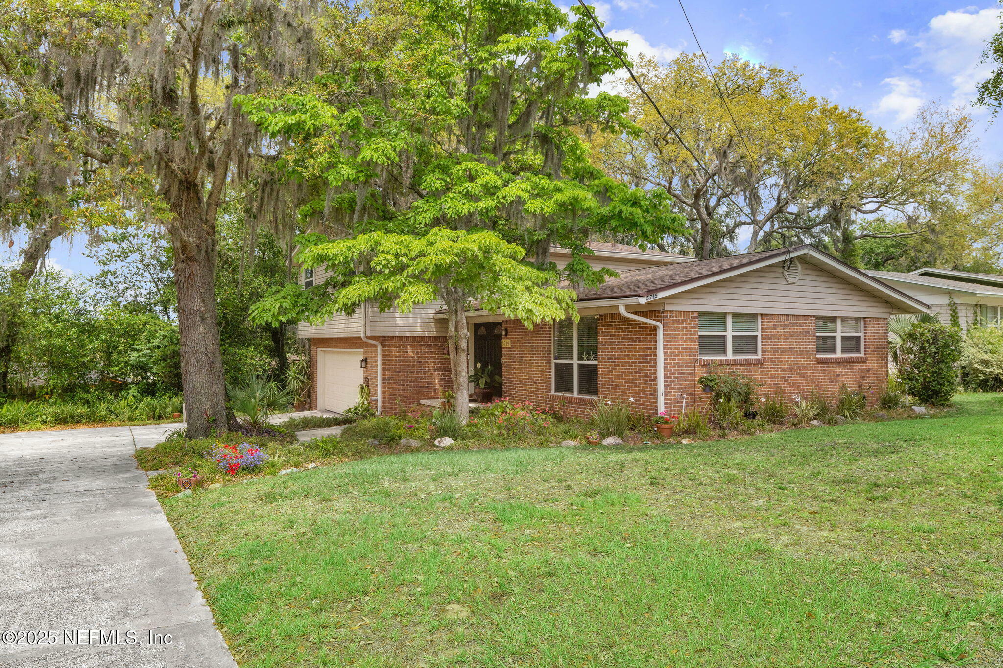 Property Photo: 5719 St Isabel Drive FL 32277