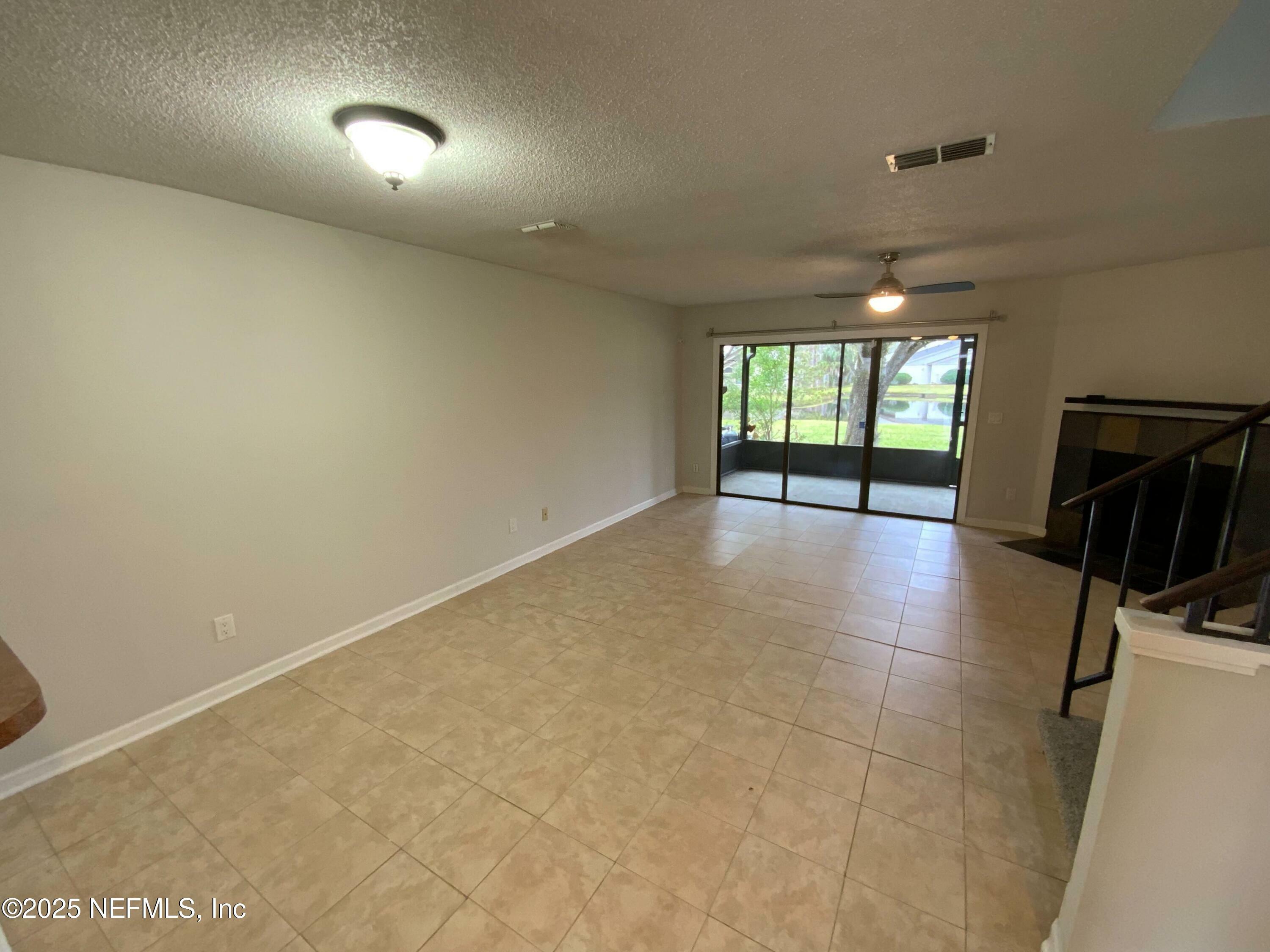 Property Photo: 3801 Crown Point Road 1202 FL 32257