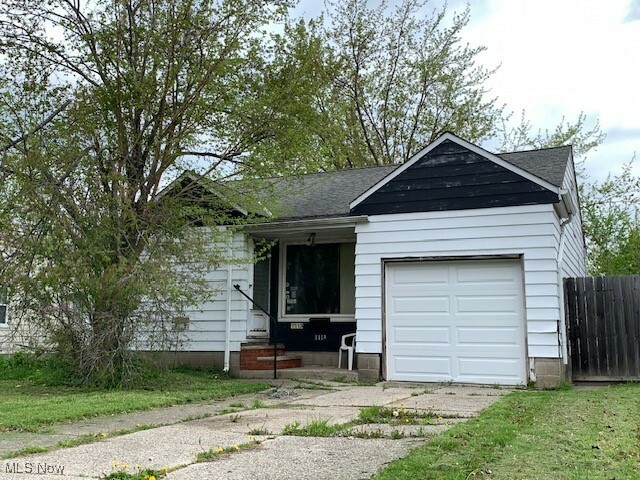 Property Photo: 1113 Waverly Road OH 44095