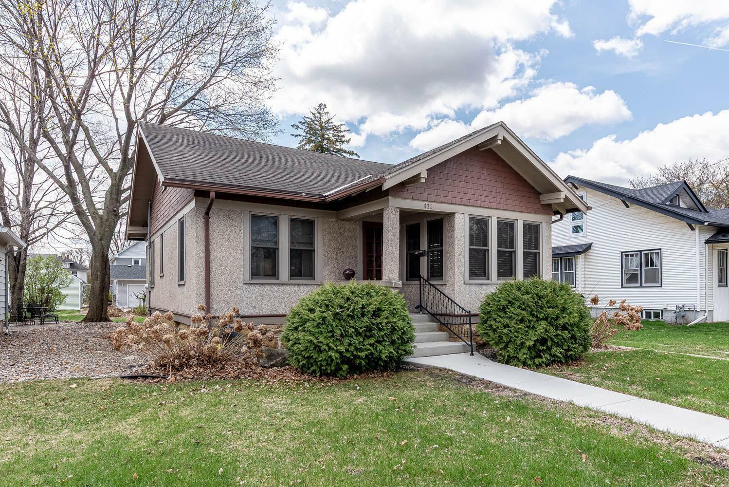 Property Photo: 621 Grant Avenue MN 56003