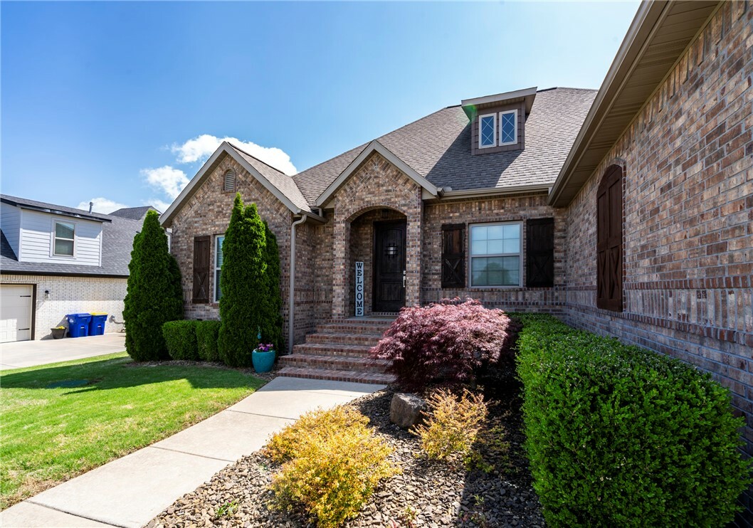 Property Photo: 205 Saint Vincent Street AR 72745