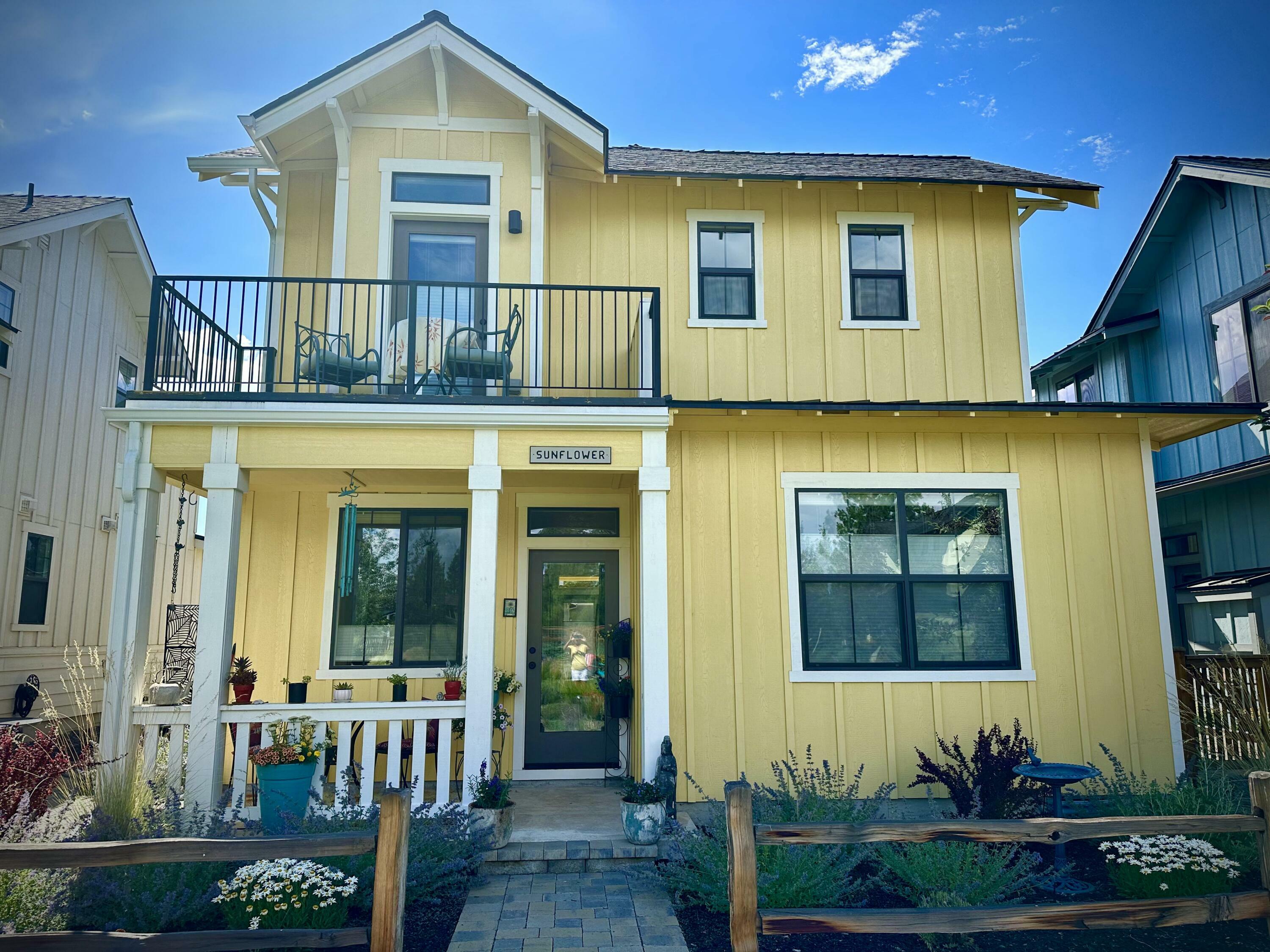 Property Photo: 1112 N Wildflower Lane OR 97759