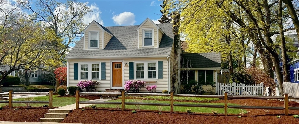 Property Photo: 733 Watertown St MA 02460