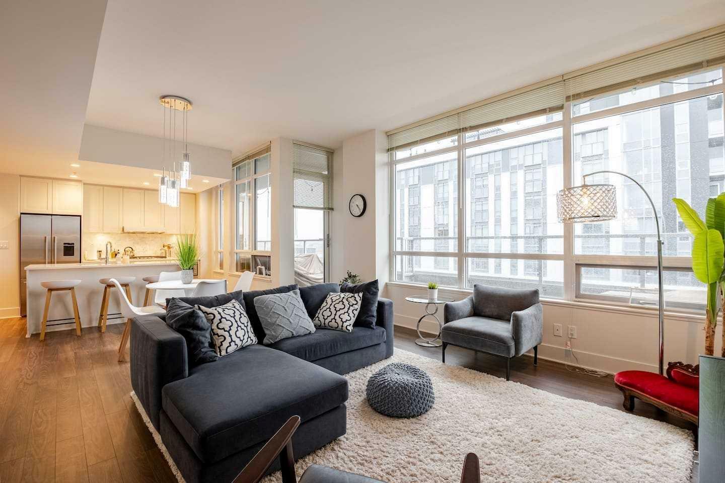 Property Photo: 46 9 Street NE 812 AB T2E 7Y1