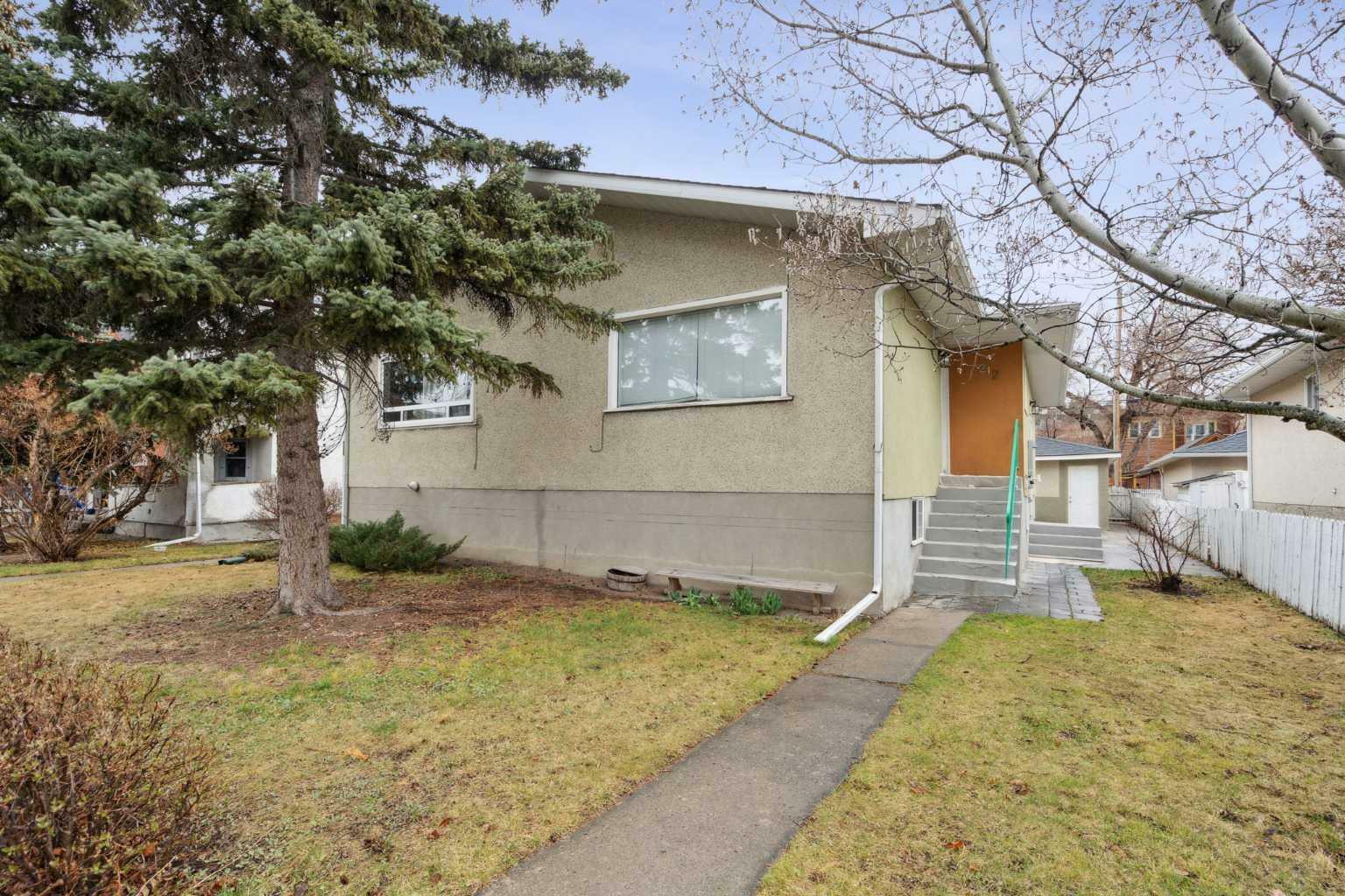 Property Photo:  212 11A Street NE  AB T2E 4P1 