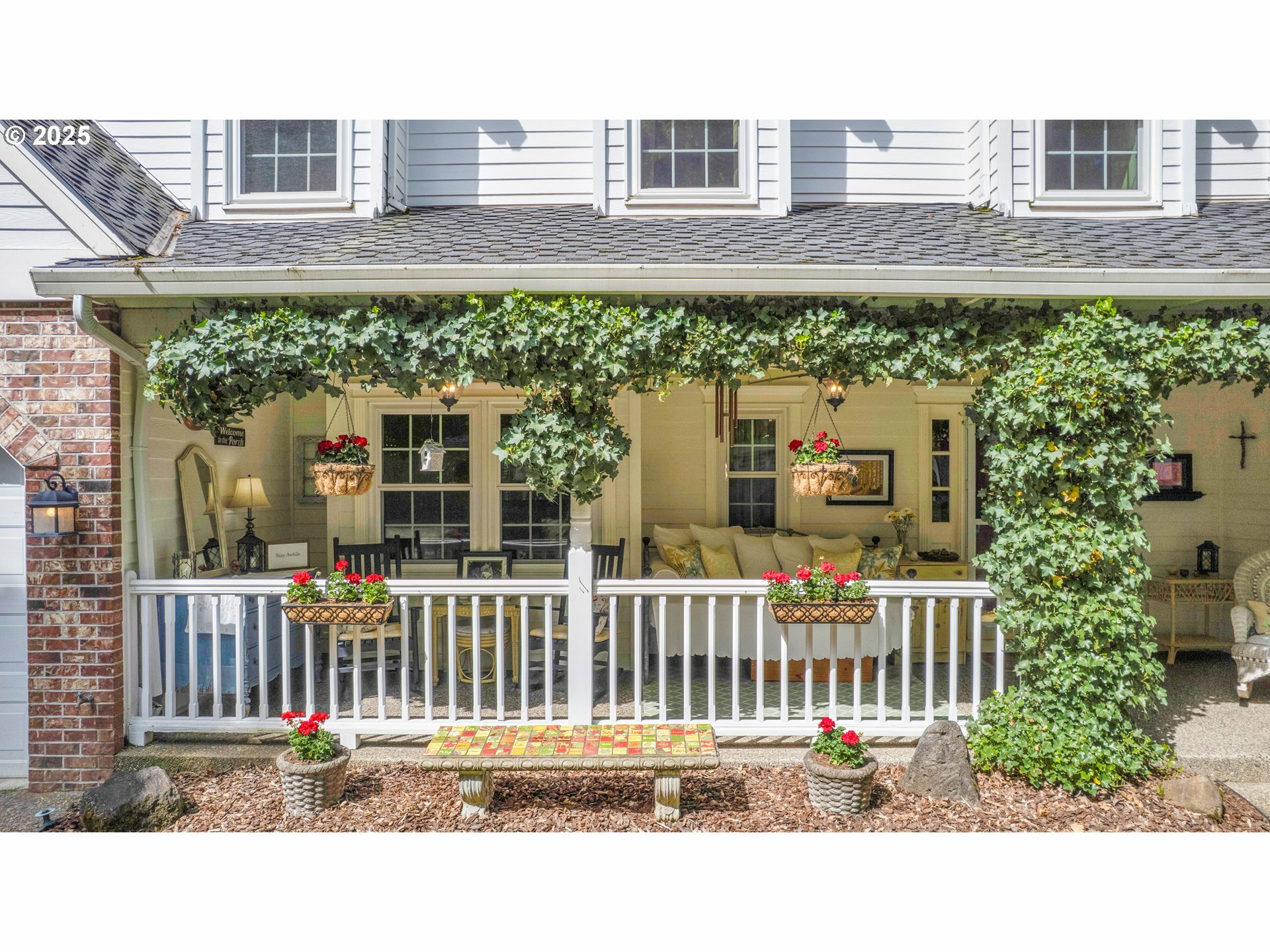 Property Photo: 4023 Melissa Dr OR 97034