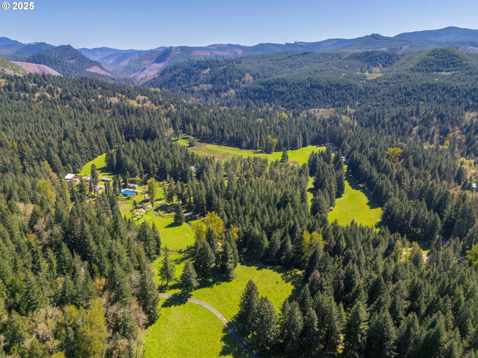 Property Photo: 75325 Mosby Creek Rd OR 97424