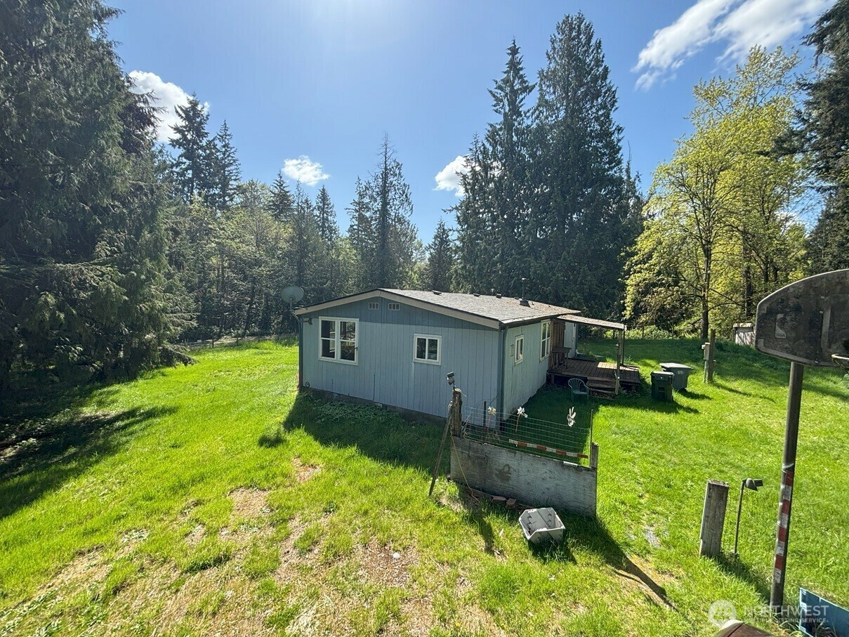 Property Photo: 13816 48th Avenue E WA 98446