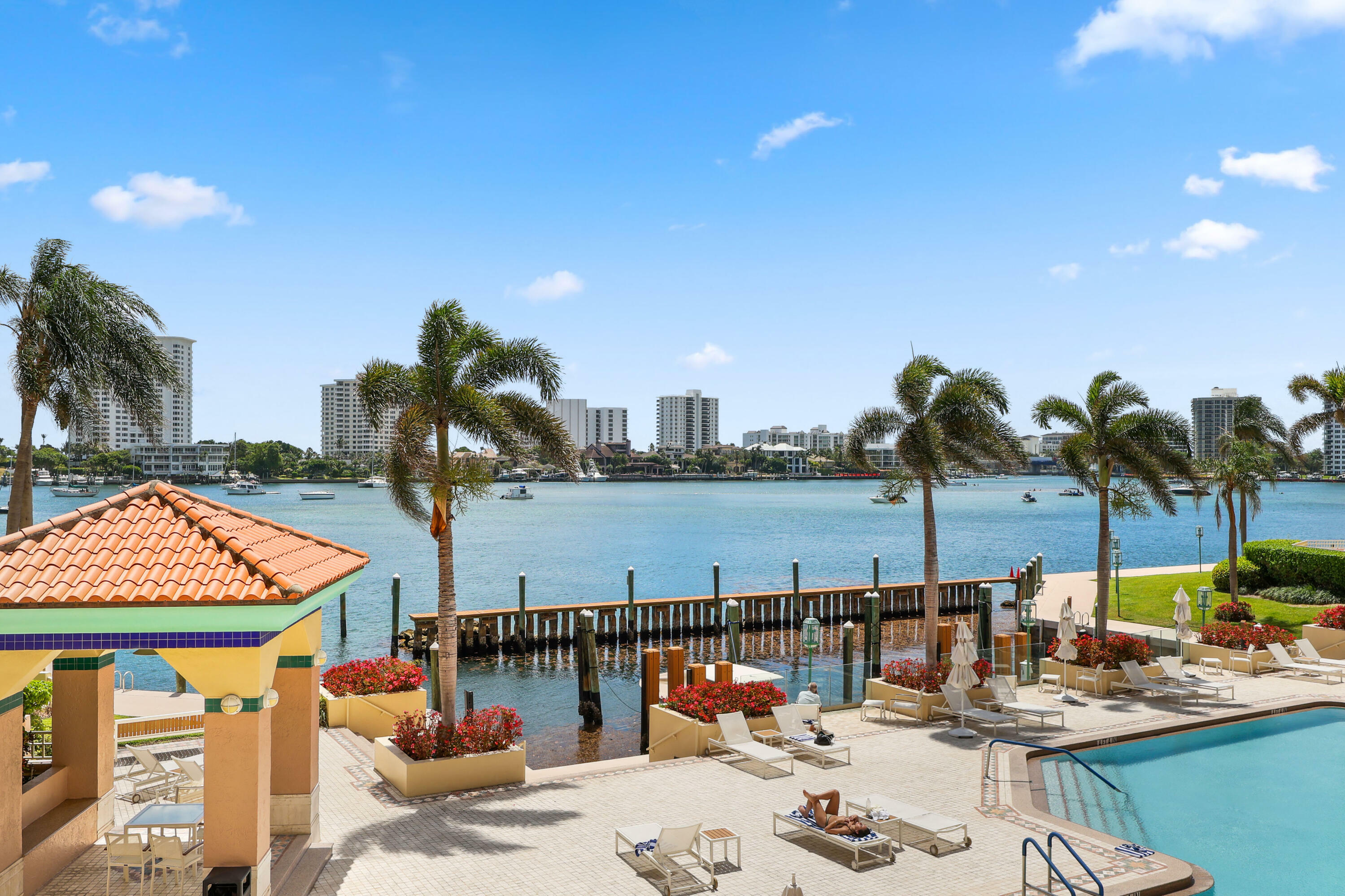 Property Photo: 300 SE 5th Avenue 2050 FL 33432