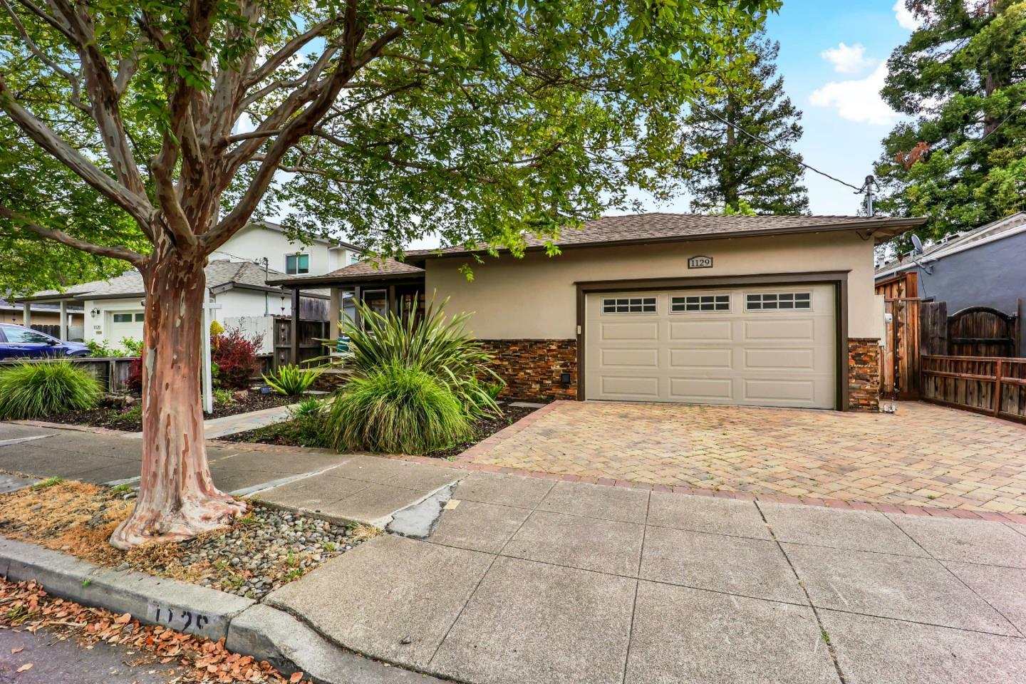 Property Photo: 1129 Johnson Street CA 94061