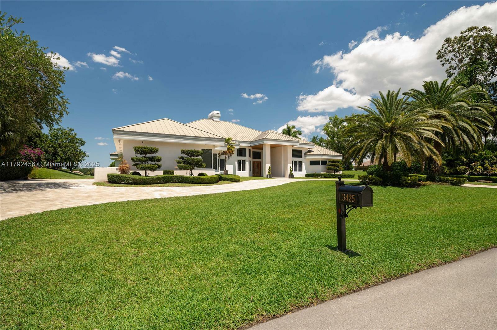 Property Photo: 3425 Saddlebrook Ln FL 33331