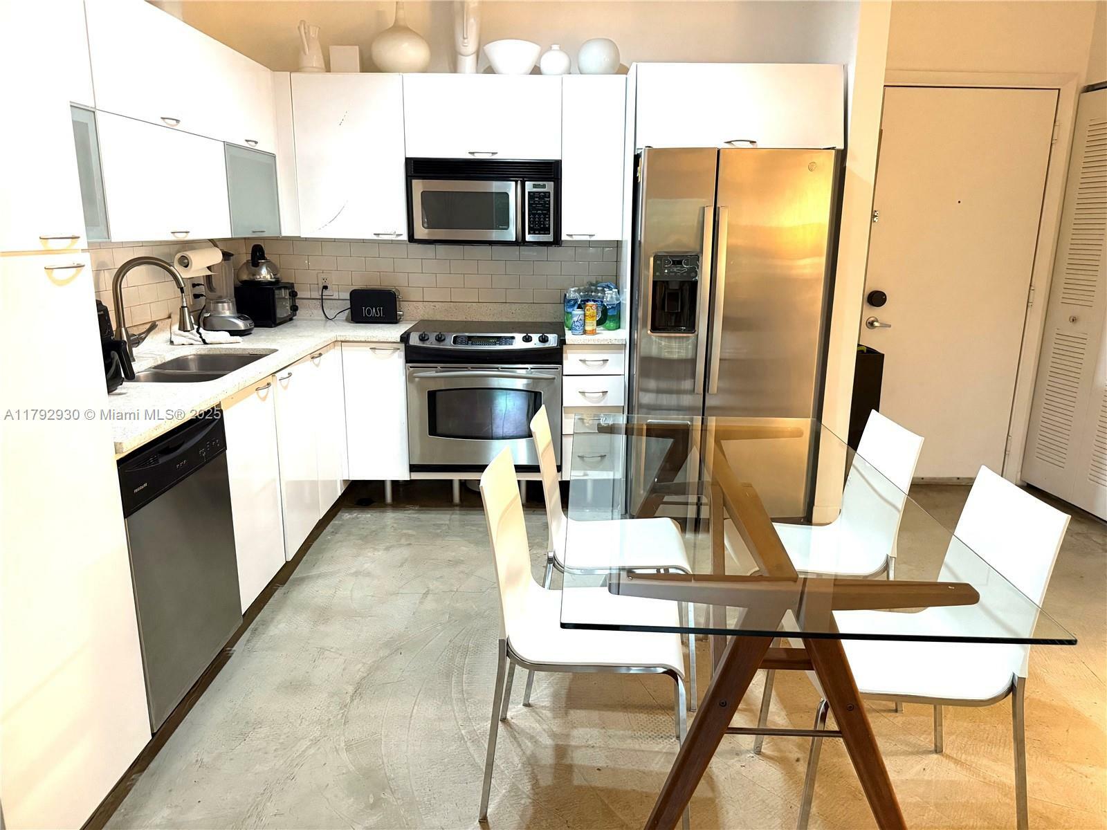 Property Photo: 234 NE 3rd St 303 FL 33132