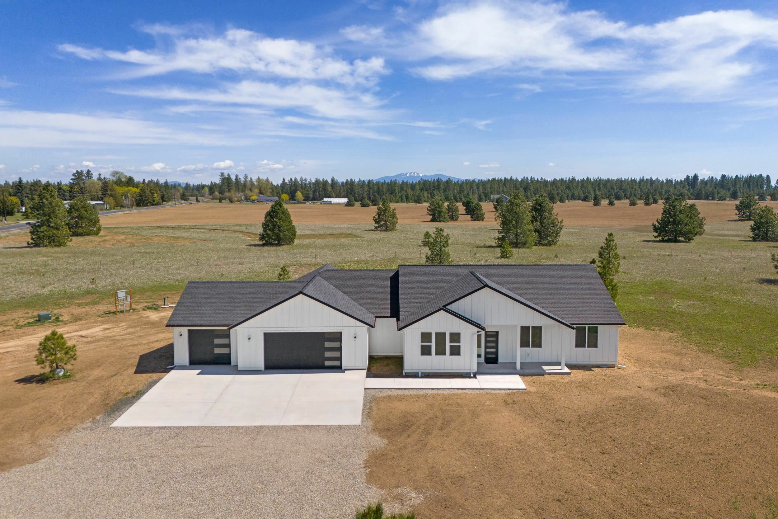 Property Photo: 3621 W Montgomery Rd WA 99006-9646